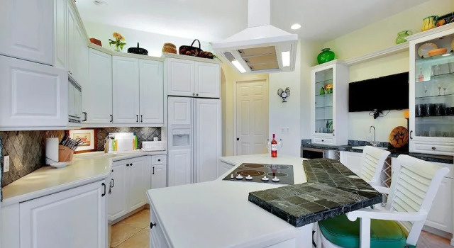 Коттедж Luxury BRF335 3 Bedroom Holiday Home by Marco Naples Vacation Homes