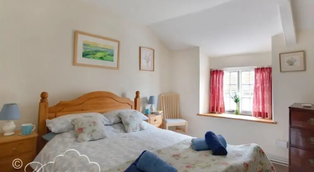 Poppas Cottage, BURTON BRADSTOCK, Забронировать Отель Отели Англии 3 звезды, 3*