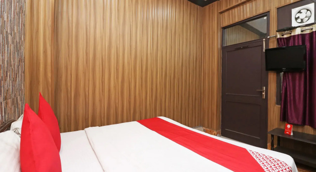 OYO 24473 Anuradha Palace, Rezervovat Hotel Haridvár Uttarakhand