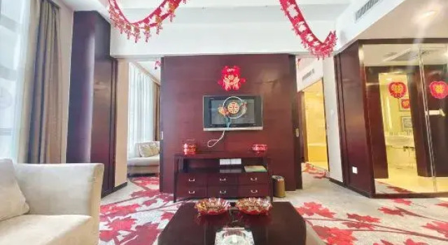 Люкс Jinan Zhangqiu Inzone Garland Hotel