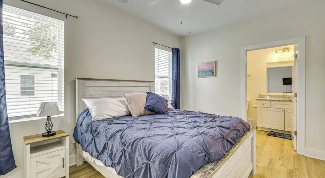 Walk to Riverfront District: Bright Wilmington Apt, Забронировать Апартаменты/квартира Апартаменты Уилмингтон, рядом с Live Oak Bank Pavilion, Апартаменты/квартира