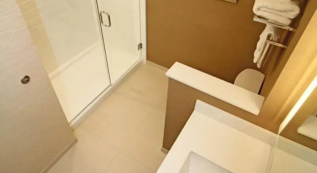 Четырёхместный номер Standard Fairfield Inn & Suites by Marriott London