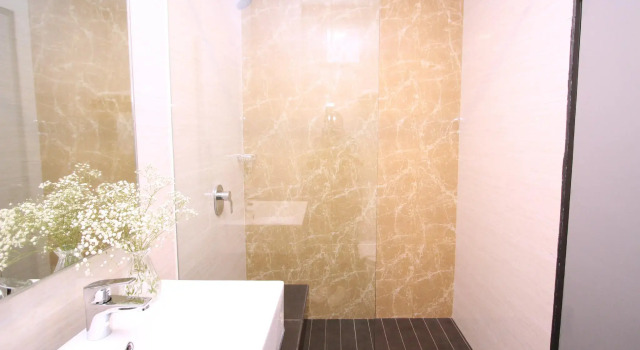 Номер Deluxe 3-Plus Hotel