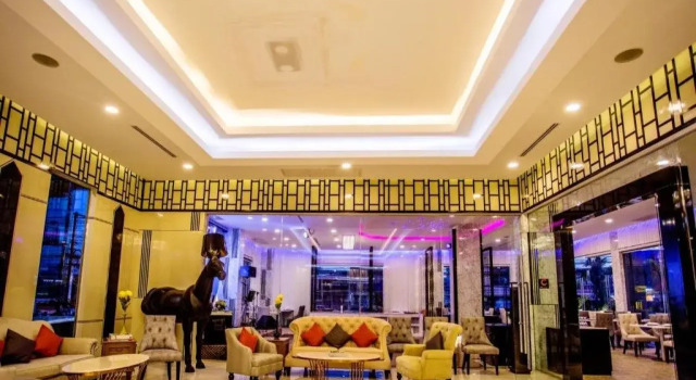 The Cheewin Hotel And Convention, Book Hotel Chum Phae 