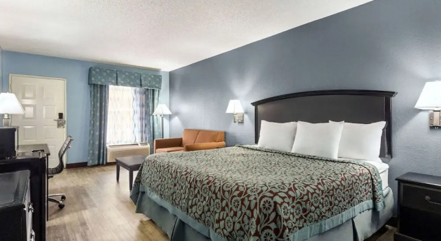 Люкс Days Inn by Wyndham Weldon Roanoke Rapids