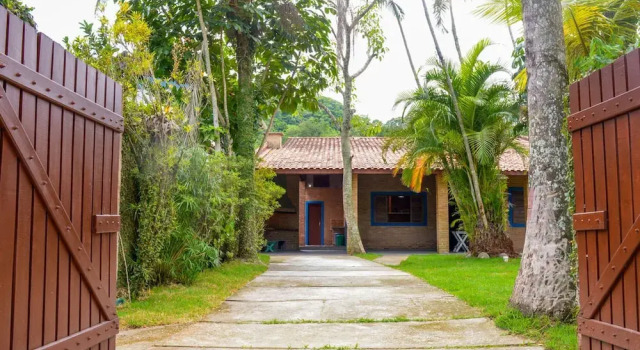 Коттедж Tima Casa c Wi-fi 8 min da Praia Bareque aba SP