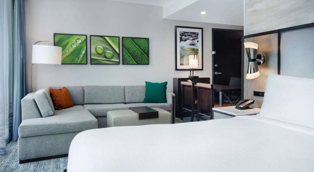 Двухместный люкс c 1 комнатой Embassy Suites By Hilton Alpharetta Halcyon