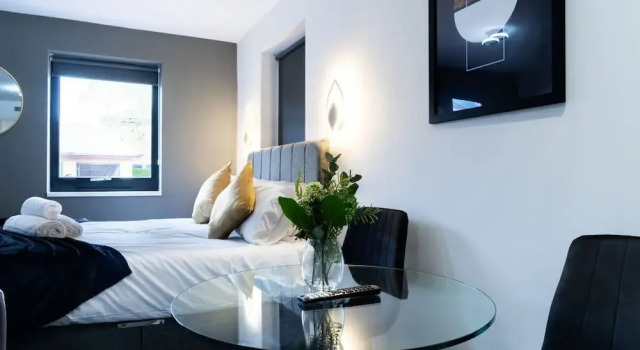 Midsummer Studios and Apartments