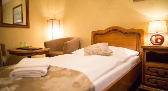 Hotel Satelit, Rezervovat Hotel Hotely v Trnavský kraj s parkováním, Parkování
