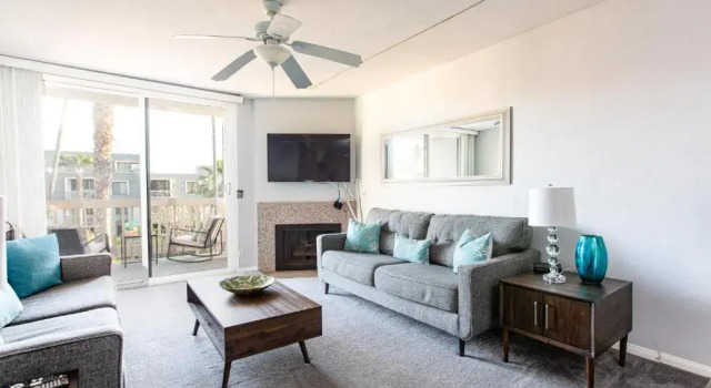 Апартаменты 3 Bedroom - Complex is on the Beach With Huge Pools Hot Tubs Family S Love IT Here