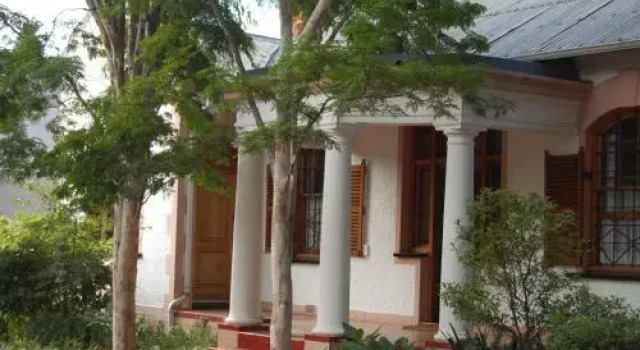 Park Gables Guest House, Забронировать Гостевой дом Отели Tshwane с парковкой, Парковка