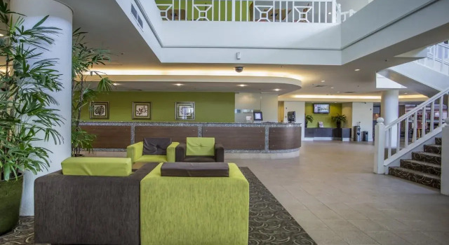 Rydges Esplanade Resort Cairns, Забронировать Курортный отель Курортные отели Кэрнс, рядом с Cairns Family Court, Курортный отель