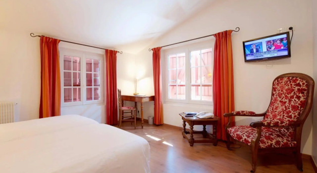 Auberge Chez Tante Ursule, Prenota Ostello Ostelli a Aquitania, Ostello