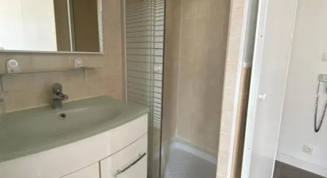 Трёхместный номер Standard Hôtel Résidence Saint Ouen