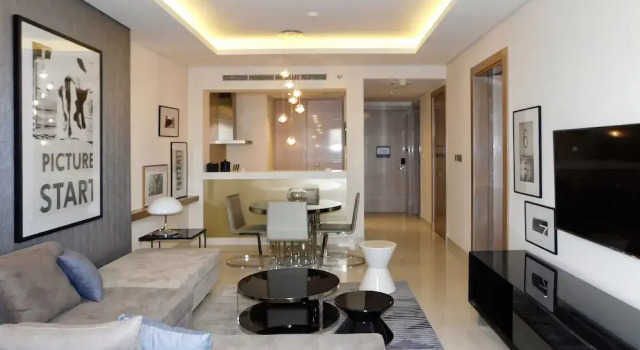 Luton Vacation Damac Paramount Tower