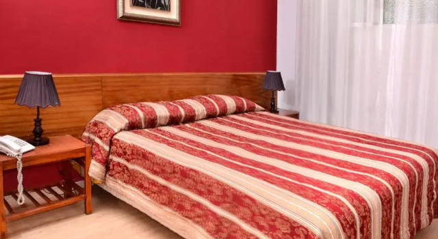Standardowy dwuosobowy pokój Hotel Hispano