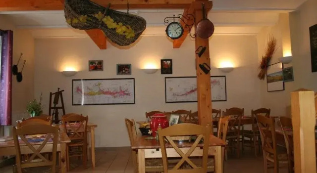 Auberge Saint Vincent, Rezerwuj Hostel Hotele w Owernia z parkingiem, Parking