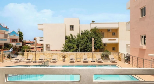 Апартаменты Comfort Thelèsi Apartments, 100m from the beach