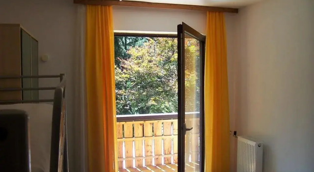 The Treehouse Backpacker Hotel, Book Hotel Gruenau im Almtal Gmunden