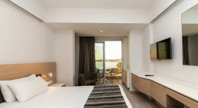 Двухместный номер Standard с балконом и с видом на море Evalena Beach Hotel