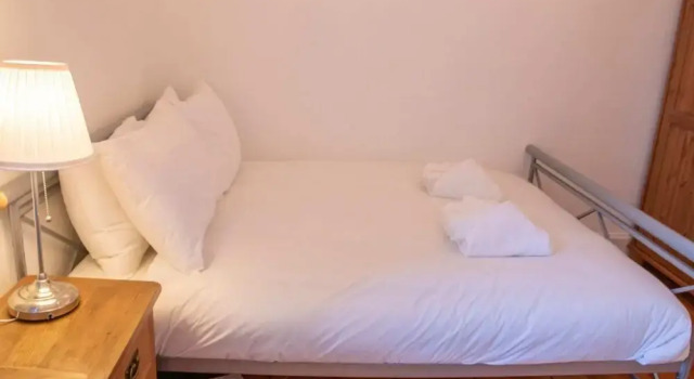 2 Bedroom Property Near Old Town
