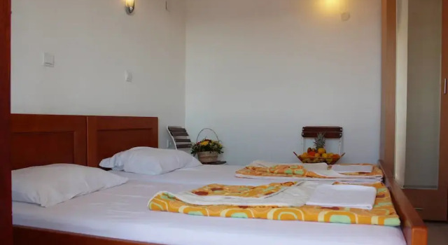 Green Flowers Guesthouse, Забронировать Гостевой дом Гостевые дома Бечичи, Гостевой дом