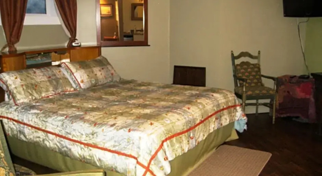 Номер Luxury Heartwood Inn