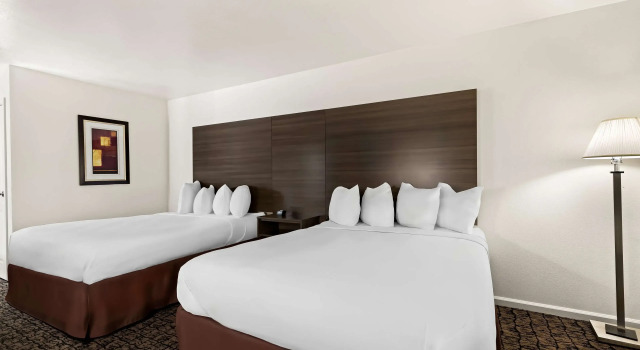 Четырёхместный номер Standard Best Western El Centro Inn