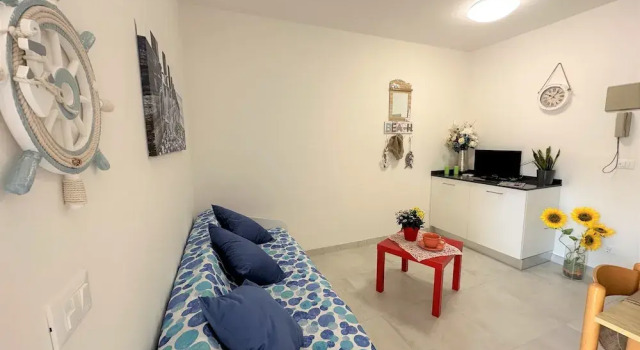 Charming Studio Just a Short Walk From the Beach