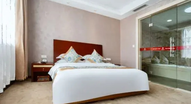 Люкс Deluxe Taitan International Hotel