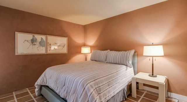 Charming 1-bdrm Condo Steps to Old Town Scottsdale