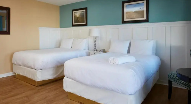 Четырёхместный номер Standard Breezeway Boutique Hotel