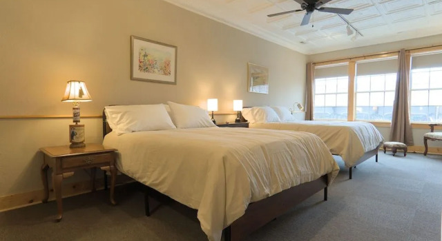 The NuWray Hotel & Carriage House, Prenota Hotel Burnsville Carolina del Nord