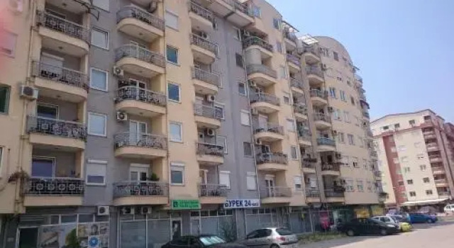 Cozy Home in Skopje, Rezerwuj Hotel Hotele w Skopje z parkingiem, Parking
