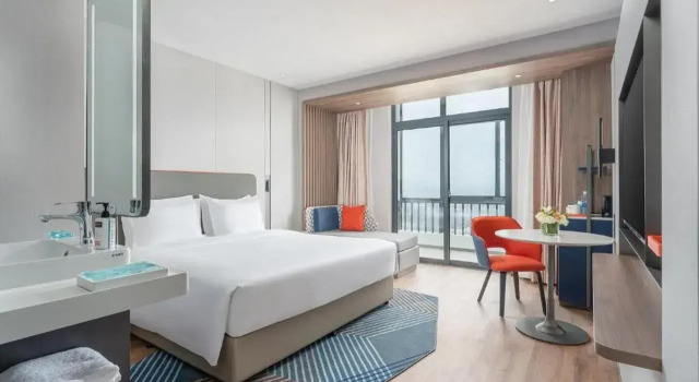 Holiday Inn Express Xiamen Jimei New Town by IHG, Book Hotel Hoteller i Jimei med parkering, Parkering