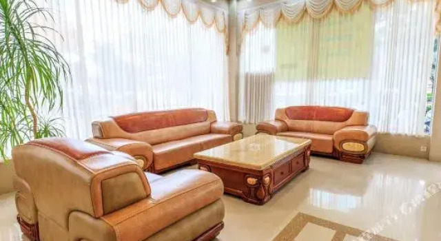 Yangjiang Fangyuan Business Hotel, Book Hotel Yangjiang 