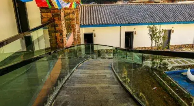 Lugu Lake Lanbo Bay exclusive courtyard, Prenota Hotel Hotel a Lijiang con parcheggio, Parcheggio