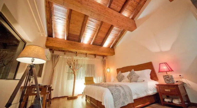 Двухместный номер Standard с видом на сад Guilin Crystal Crescent Moon Hotel