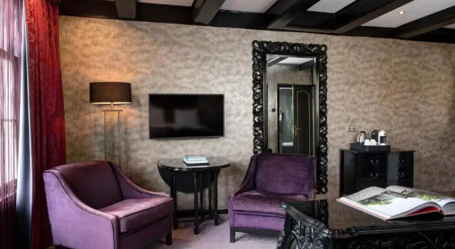 Номер Deluxe с видом на канал The Toren Amsterdam, by The Pavilions
