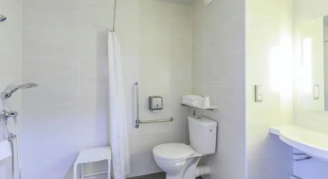 Двухместный номер Accessible B&B HOTEL Orange