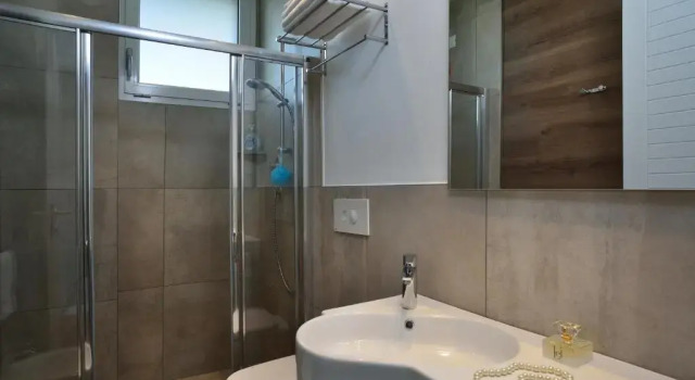 Полулюкс Embassy Hotel & Spa