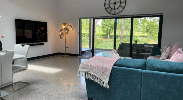 Коттедж с 2 комнатами No.6 South View Lodges, Exeter