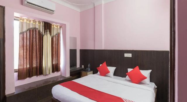 Номер Standard OYO 23056 Hotel Utsav