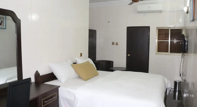 Номер Standard Class Suites Budget Ogba