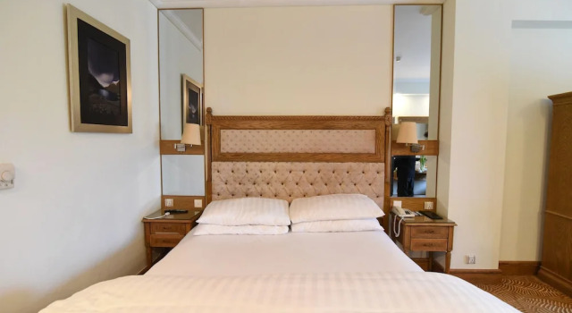 Номер Standard с видом на горы Hotel Crown Plaza Islamabad
