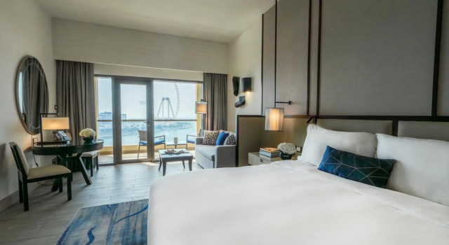 Amwaj Rotana, Jumeirah Beach