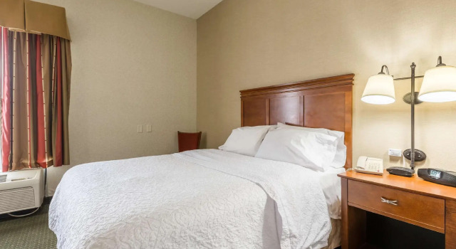 Четырёхместный номер Standard Hampton Inn Sidney