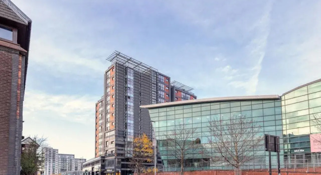 Riverview Apartments, Забронировать Апартаменты/квартира Отели Глазго с парковкой, рядом с Whyte &amp; Mackay, Парковка
