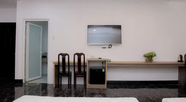 Четырёхместный семейный номер Standard Miền Tây Hotel