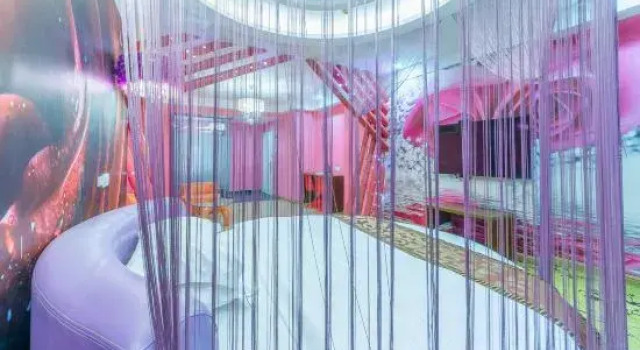 Suite Lanli Lily Hotel (Xindacheng Times Square North Lake Park Store)